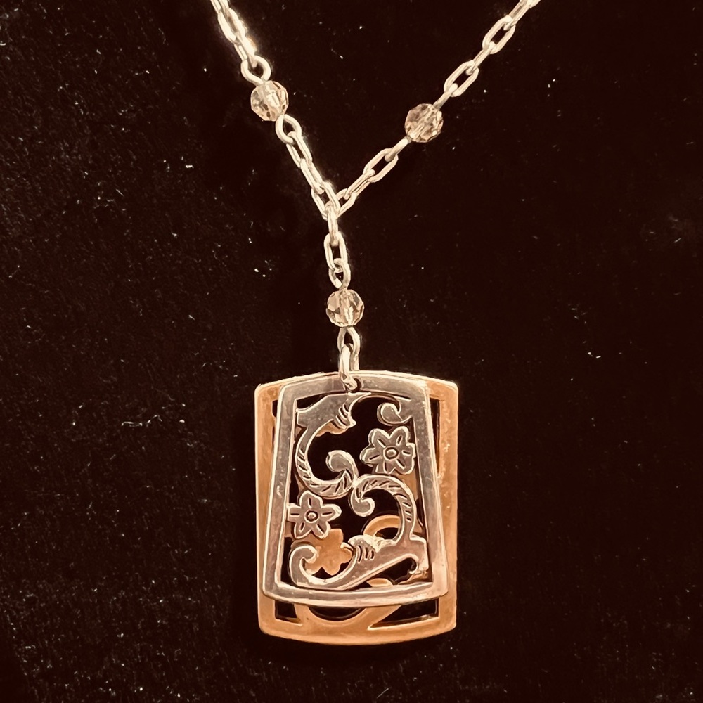 Elegant Two-Tone retro Brighton Floral Pendant Necklace